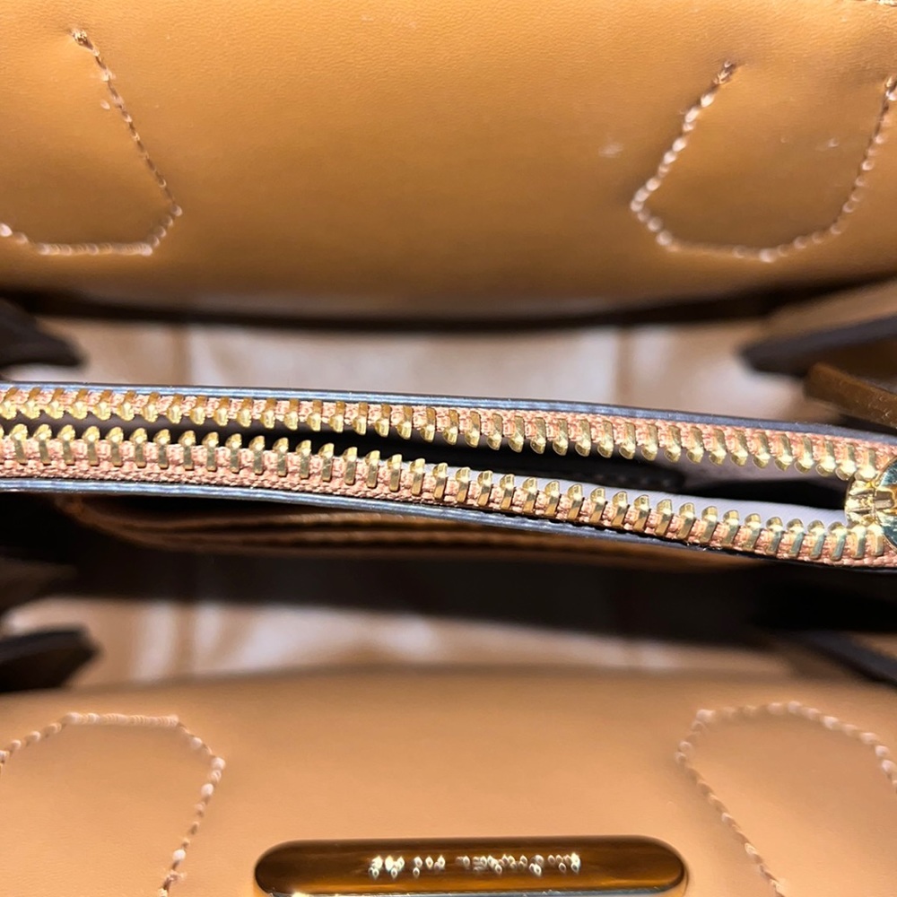 Michael Kors mini purse - Picture 5 of 8